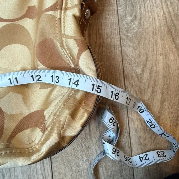 Coach Authentic Optic Signature Zoe Bag - Picture 15 of 16